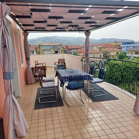 Ferienwohnung Penthouse On The Adriatic Sea Martinsicuro Exterior foto
