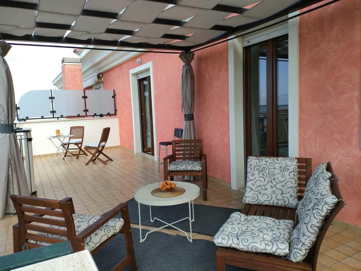 Ferienwohnung Penthouse On The Adriatic Sea Martinsicuro Exterior foto