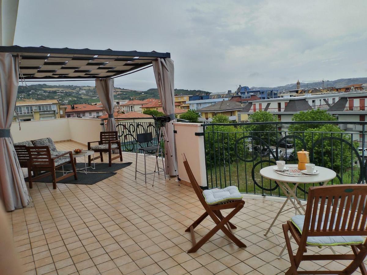 Ferienwohnung Penthouse On The Adriatic Sea Martinsicuro Exterior foto